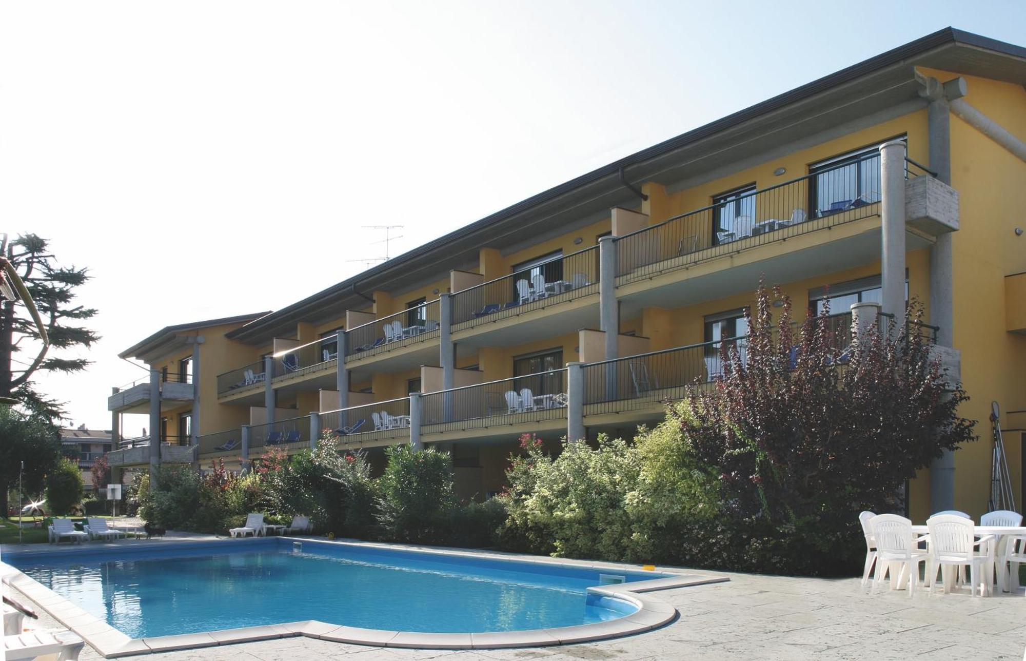 Residence Spiaggia D'Oro Десенцано дел Гарда Екстериор снимка